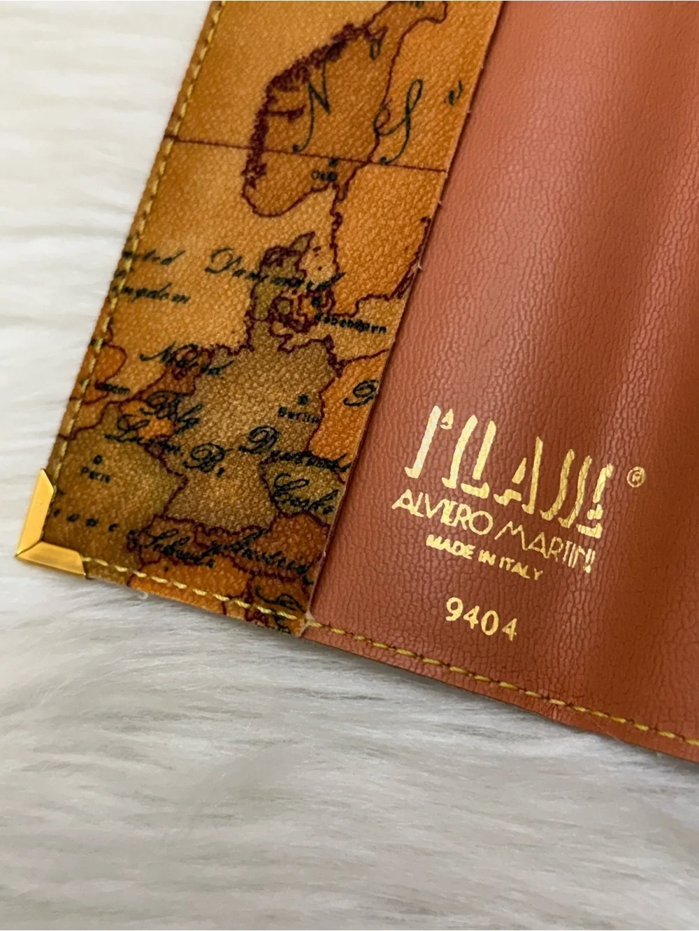 ALVIERO MARTINI - PRIMA CLASSE BROWN TAN PVC LEATHER BIFOLD PASSPORT WALLET